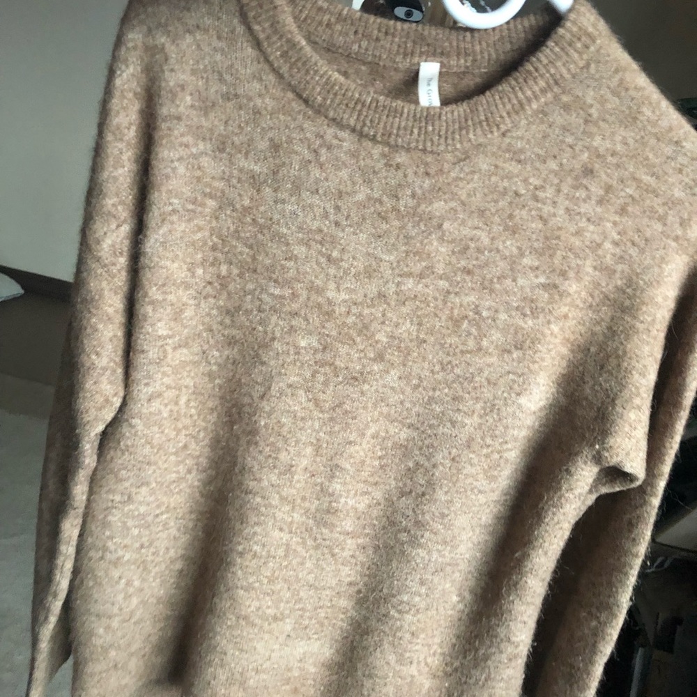 Aritzia babaton thurlow sweater